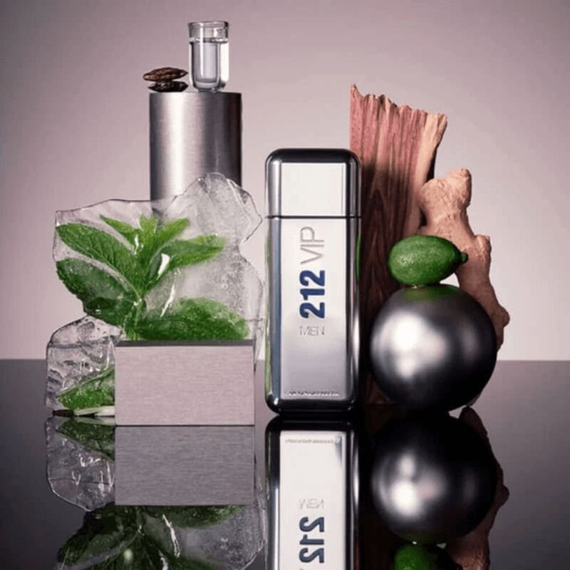 CAROLINA HERRERA - Perfume 212 Vip Men Carolina Herrera Masculino Eau De Toilette - Imagem 2